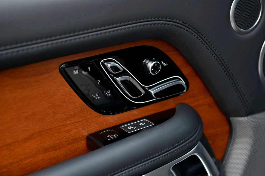 2018 Land Rover Range Rover Autobiography photo 34