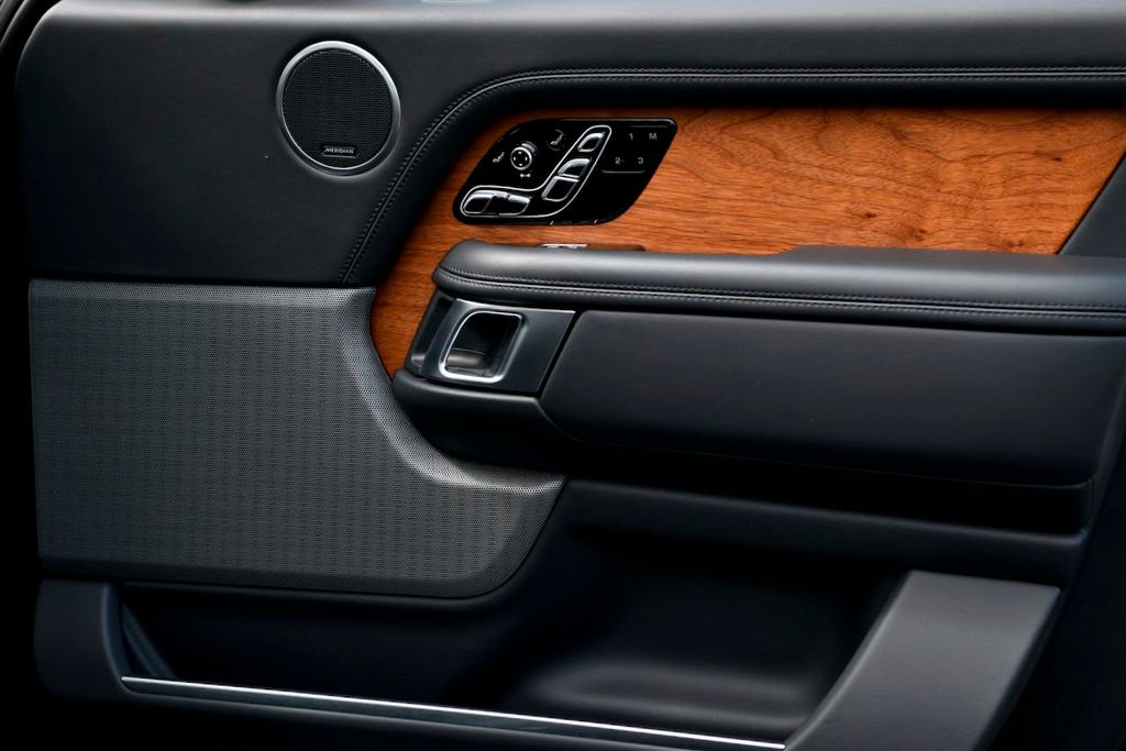 2018 Land Rover Range Rover Autobiography photo 40