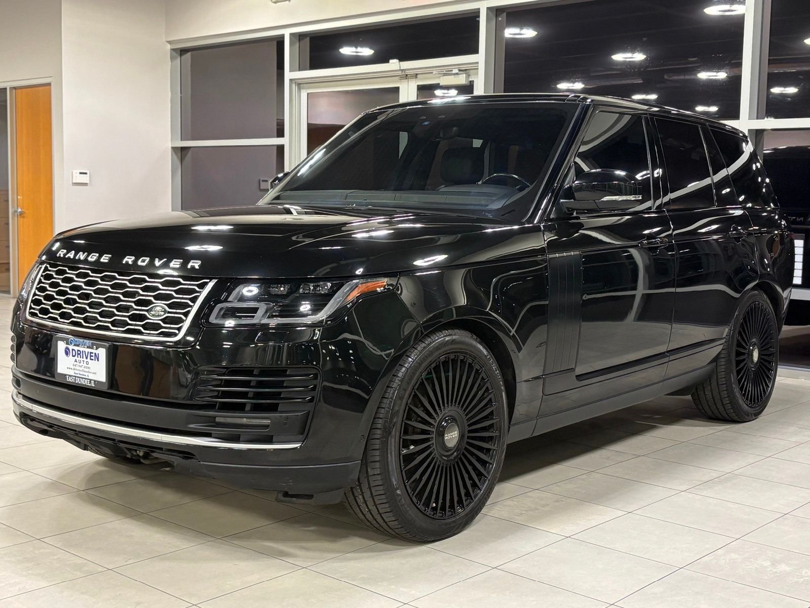 2018 Land Rover Range Rover Supercharged LWB photo 4