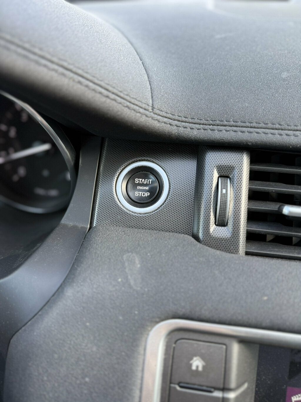 Land Rover Range Rover Evoque photo 18