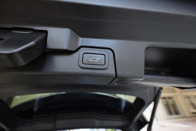 2018 Land Rover Range Rover Evoque 5 Door SE Premium - 23042806 - 35