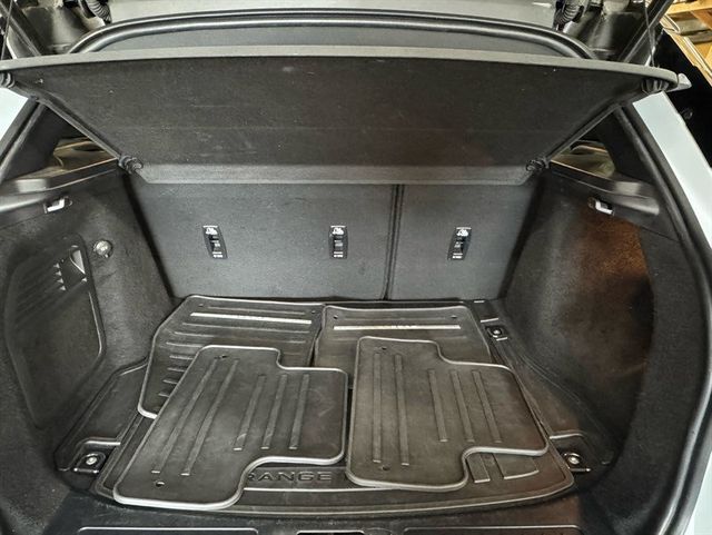 2018 Land Rover Range Rover Evoque Landmark Edition - 22965088 - 19