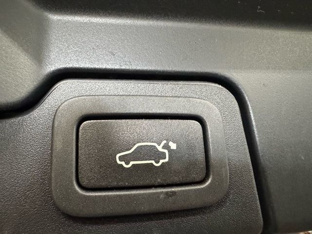 2018 Land Rover Range Rover Evoque Landmark Edition - 22965088 - 20