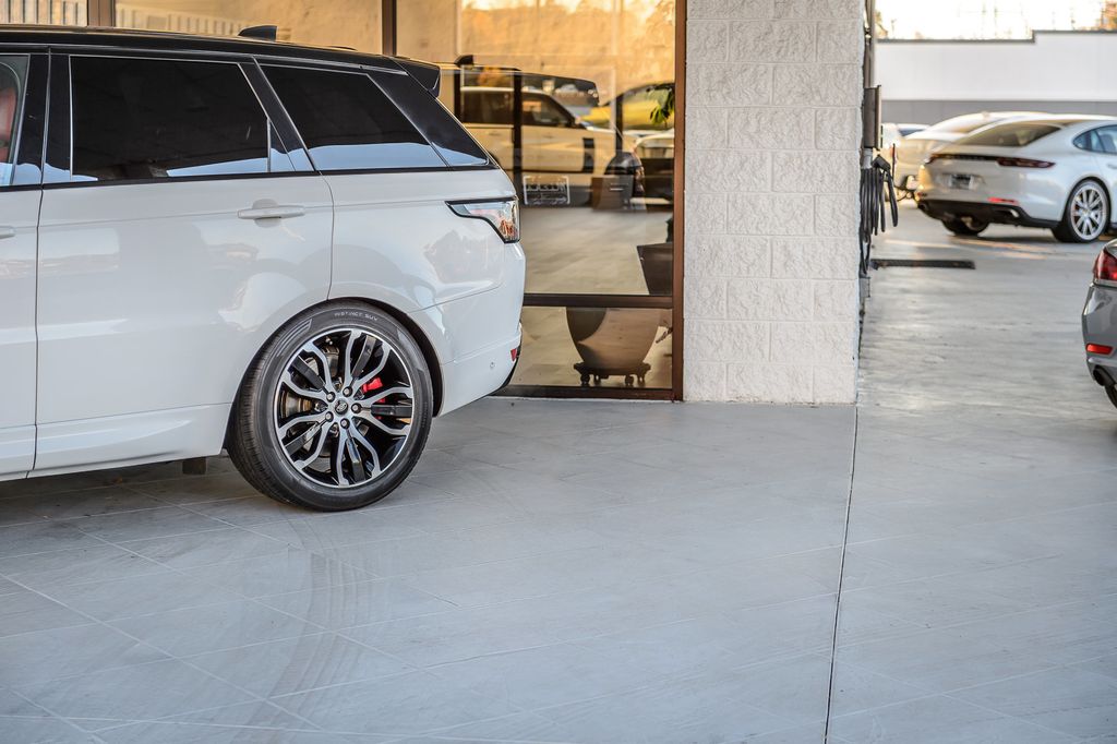 2018 Land Rover Range Rover Sport RANGE ROVER SPORT SUPERCHARGED DYNAMIC WHITE ON RED LEATHER - 22936774 - 57