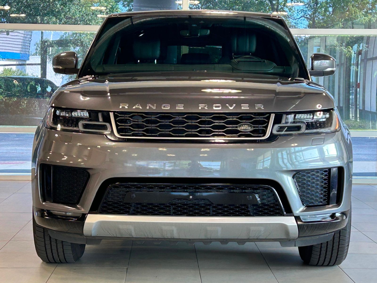 2018 Land Rover Range Rover Sport HSE photo 2