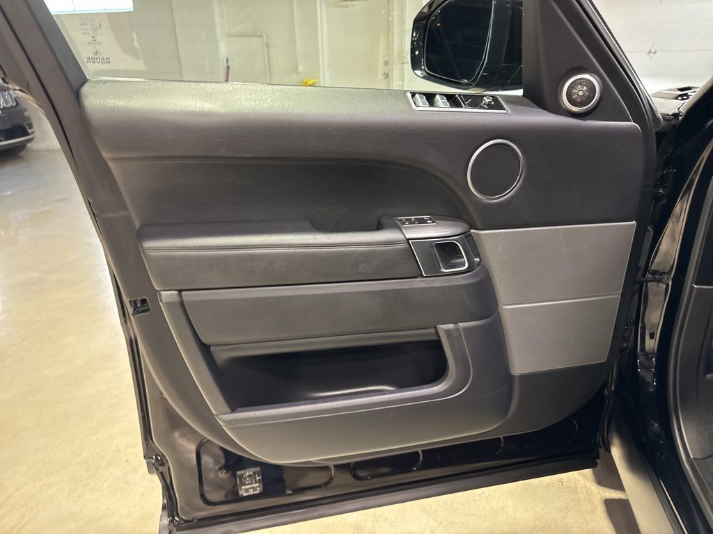 2018 Land Rover Range Rover Sport V6 Supercharged SE - 22996685 - 34