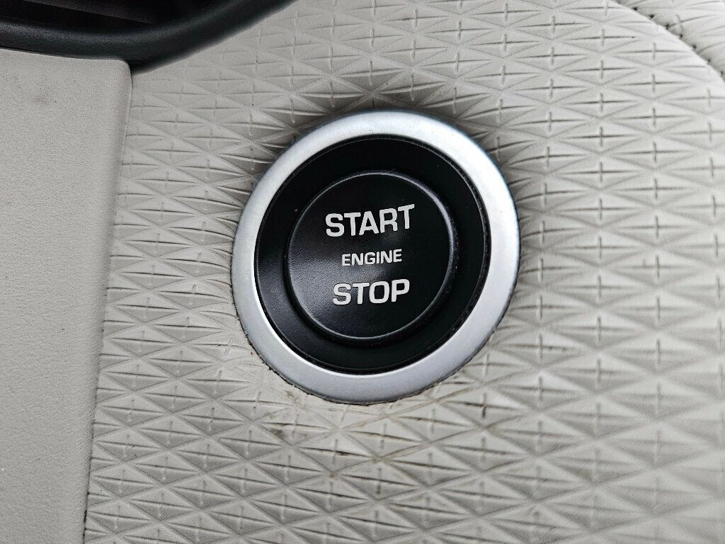 2018 Land Rover Range Rover Velar P250 R-Dynamic SE - 22978345 - 23