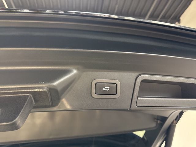 2018 Land Rover Range Rover Velar P250 S - 22979443 - 39