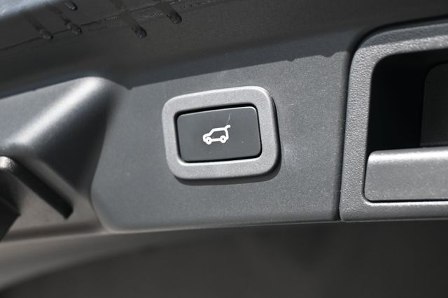 2018 Land Rover Range Rover Velar P380 S - 22961553 - 17