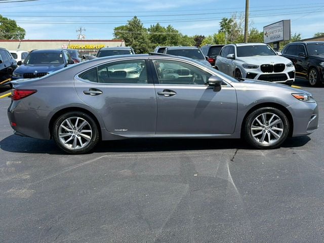 2018 Lexus ES ES 300h FWD - 23033347 - 16