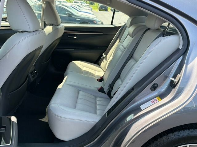 2018 Lexus ES ES 300h FWD - 23033347 - 20