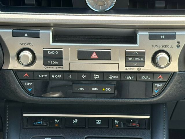 2018 Lexus ES ES 300h FWD - 23033347 - 24