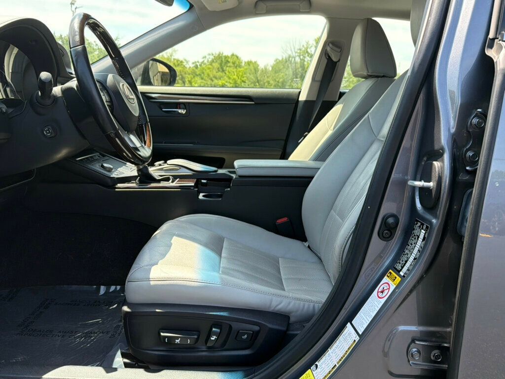 2018 Lexus ES ES 300h FWD - 23033347 - 38