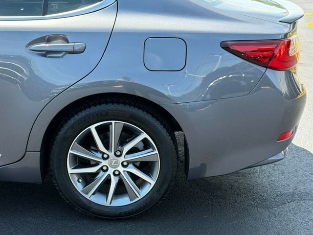 2018 Lexus ES ES 300h FWD - 23033347 - 44