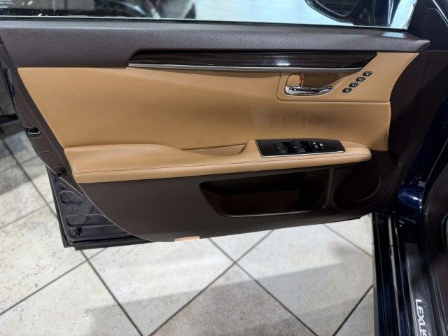 2018 Lexus ES 350 photo 22