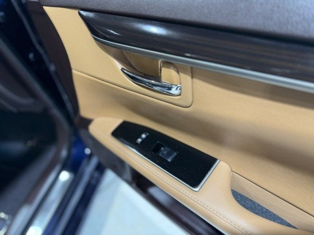 2018 Lexus ES 350 photo 31
