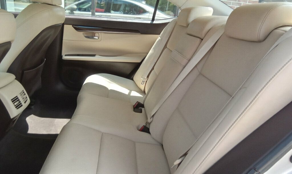 2018 Lexus ES 350 photo 9