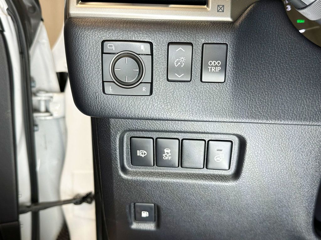 2018 Lexus GX GX 460 Luxury 4WD - 23067905 - 28