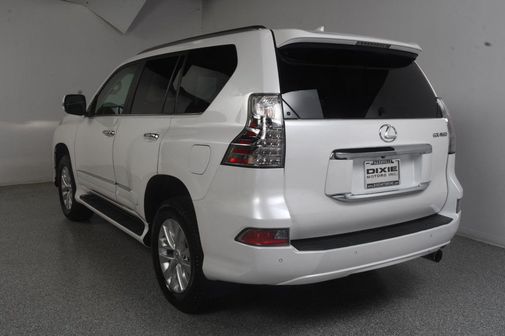 Lexus GX photo 10