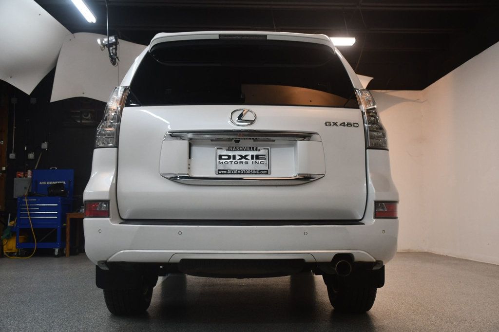 Lexus GX photo 13