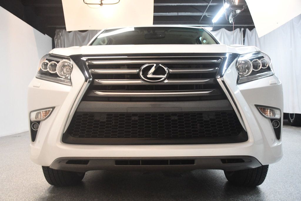Lexus GX photo 14