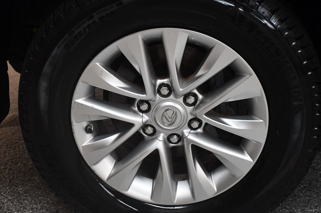 Lexus GX photo 19