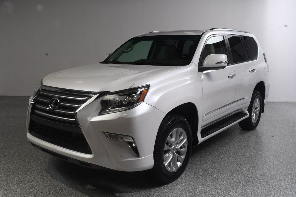 Lexus GX photo 2