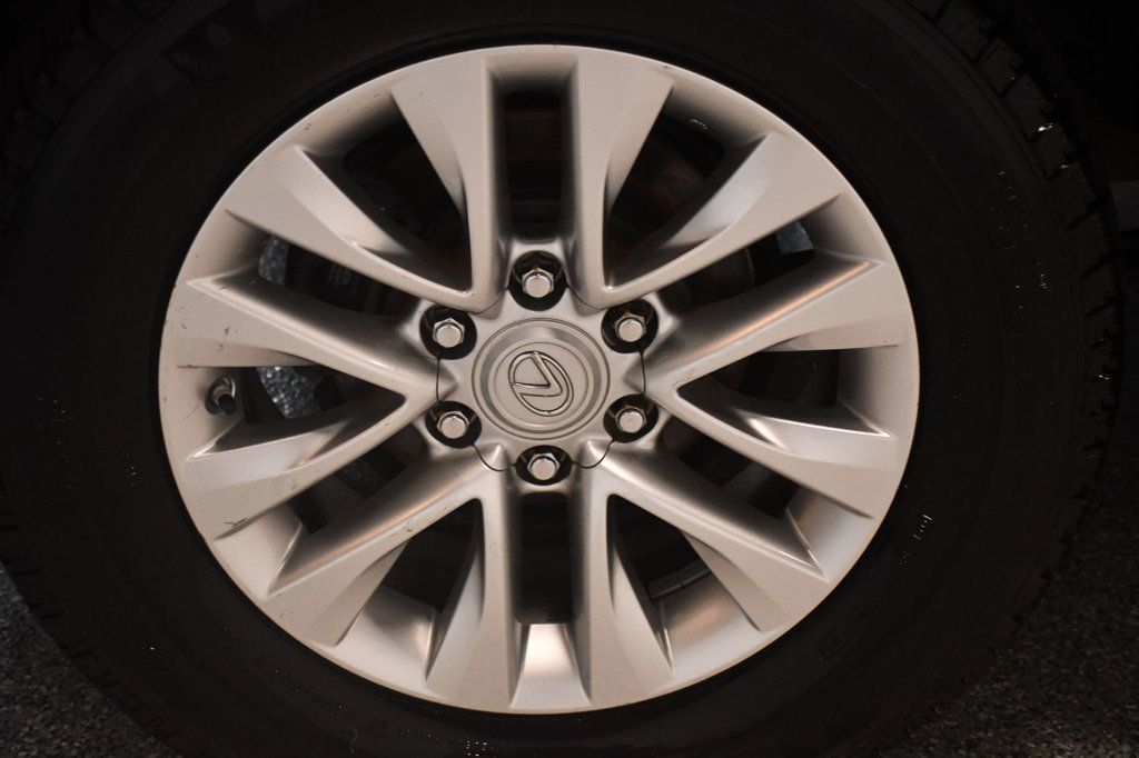 Lexus GX photo 21