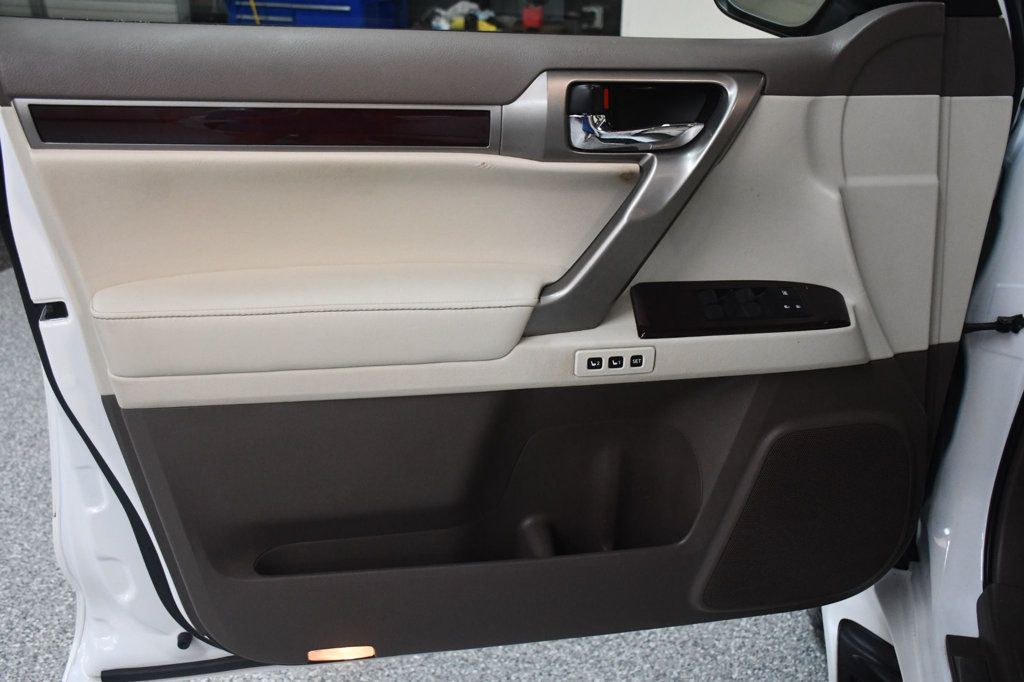 Lexus GX photo 23