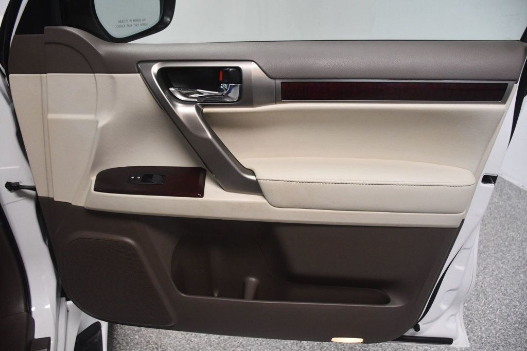 Lexus GX photo 24