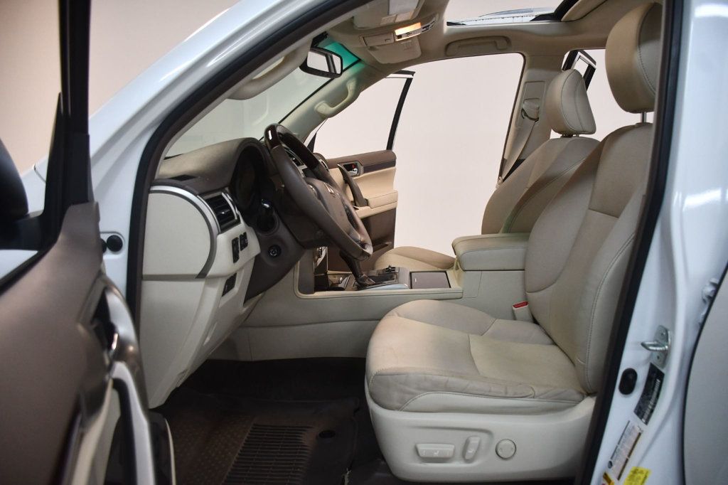 Lexus GX photo 29