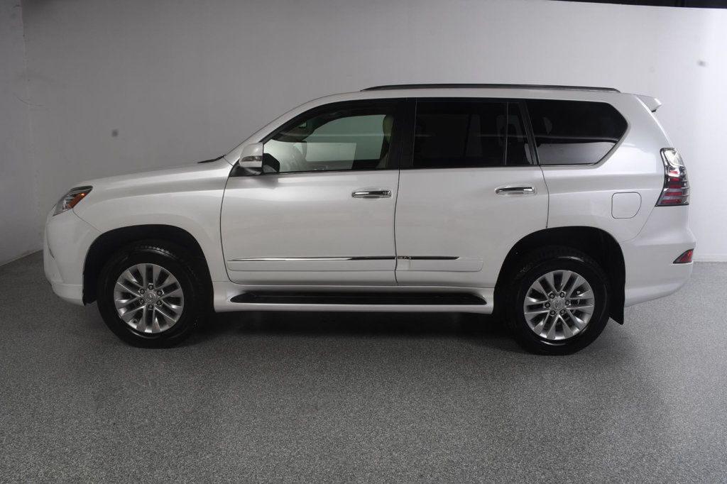 Lexus GX photo 3