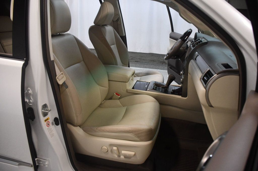Lexus GX photo 32