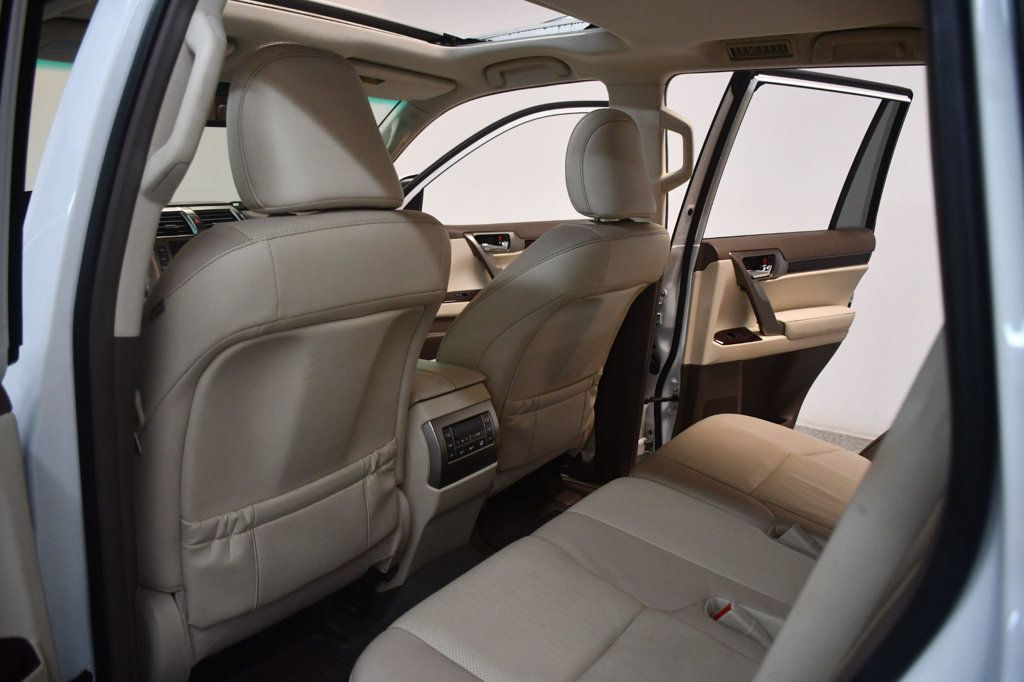 Lexus GX photo 33