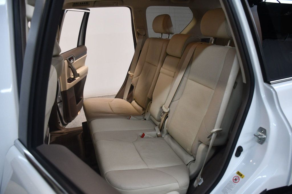 Lexus GX photo 35