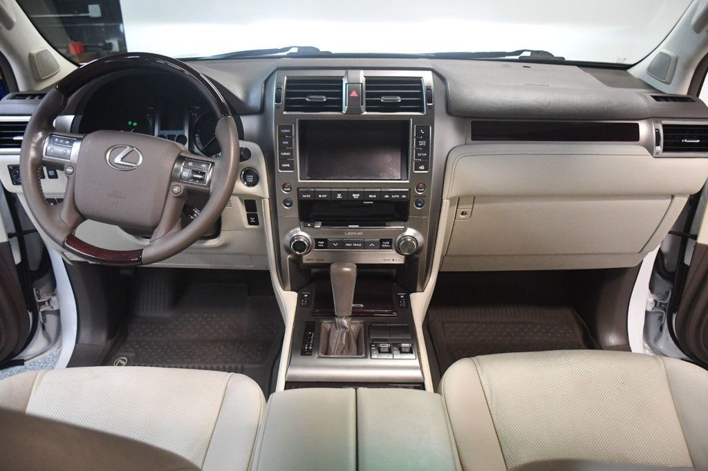 Lexus GX photo 5