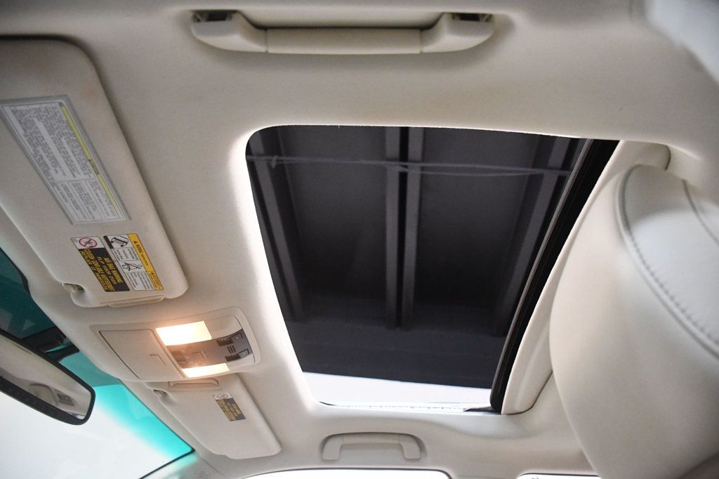 Lexus GX photo 8