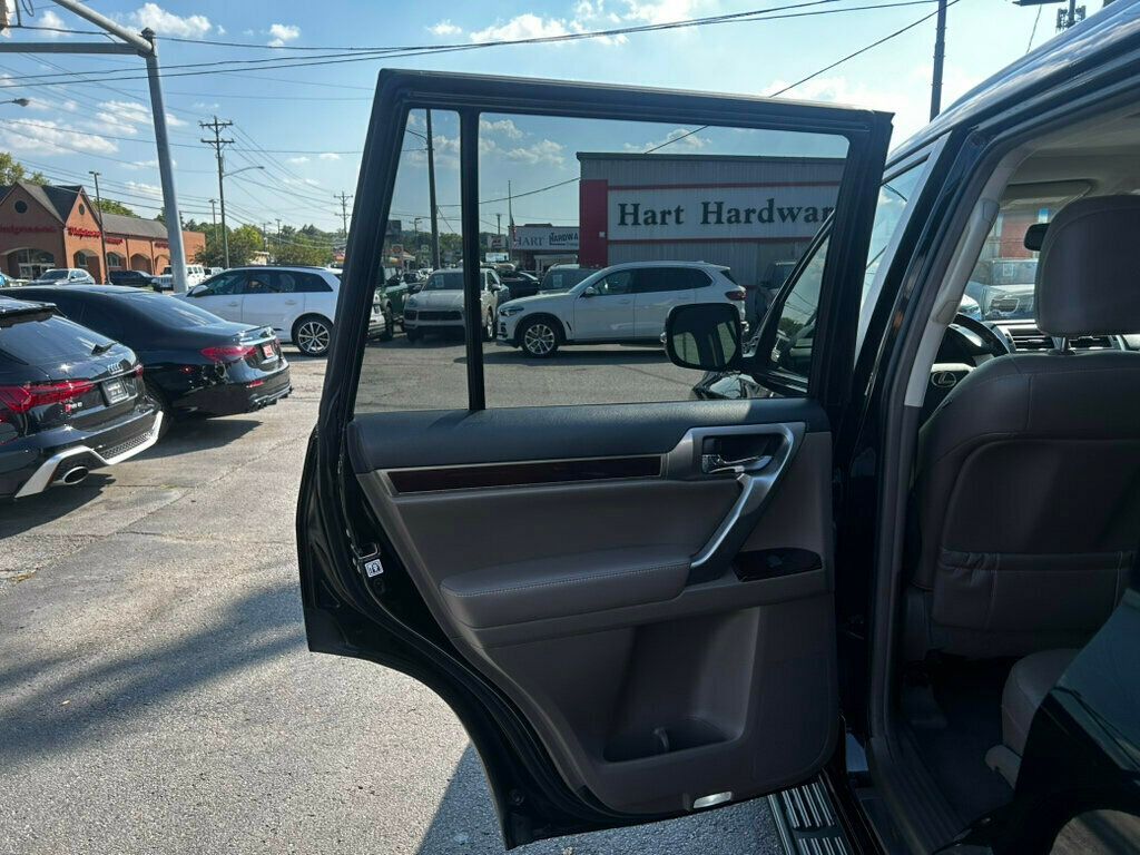 2018 Lexus GX Base photo 11