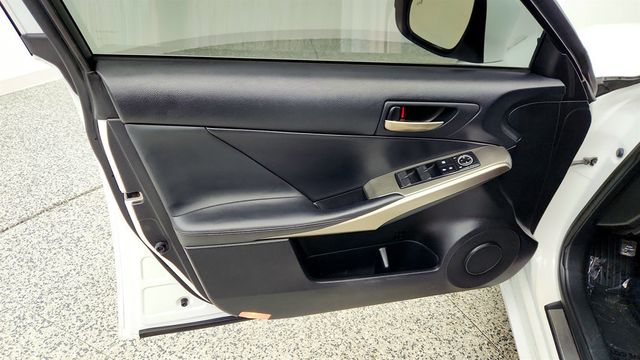 2018 Lexus IS IS 300 F SPORT AWD w/ 10.3'' Navigation - 23002323 - 10