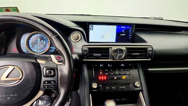 2018 Lexus IS IS 300 F SPORT AWD w/ 10.3'' Navigation - 23002323 - 16