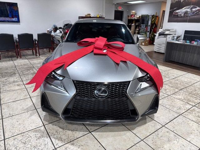 2018 Lexus IS 300 F SPORT photo 2