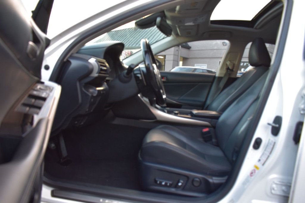2018 Lexus IS IS 300 RWD - 22933935 - 12