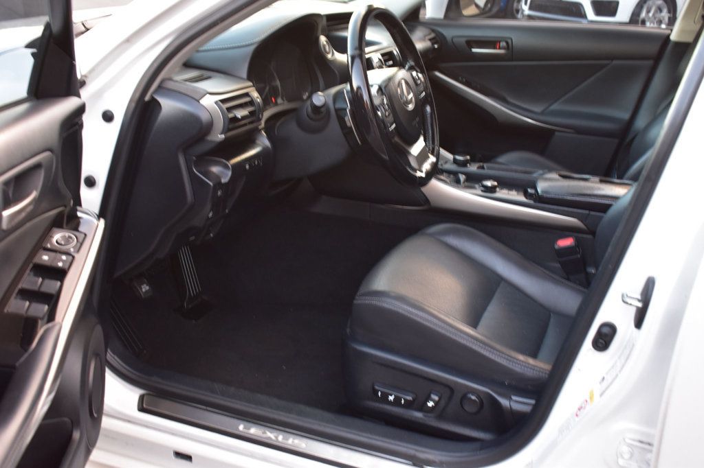 2018 Lexus IS IS 300 RWD - 22933935 - 14