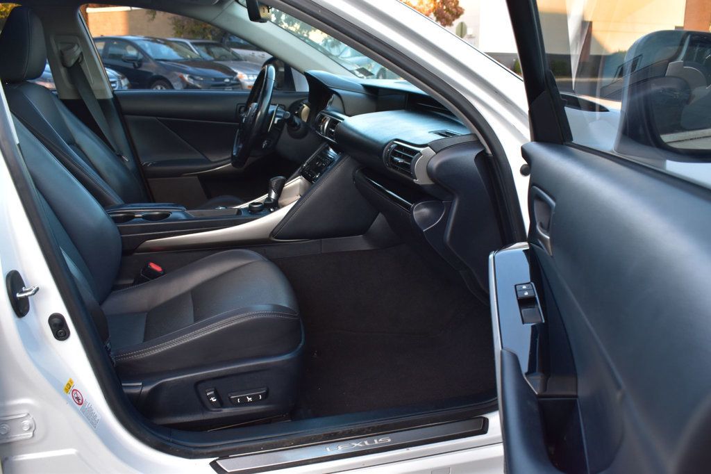 2018 Lexus IS IS 300 RWD - 22933935 - 15