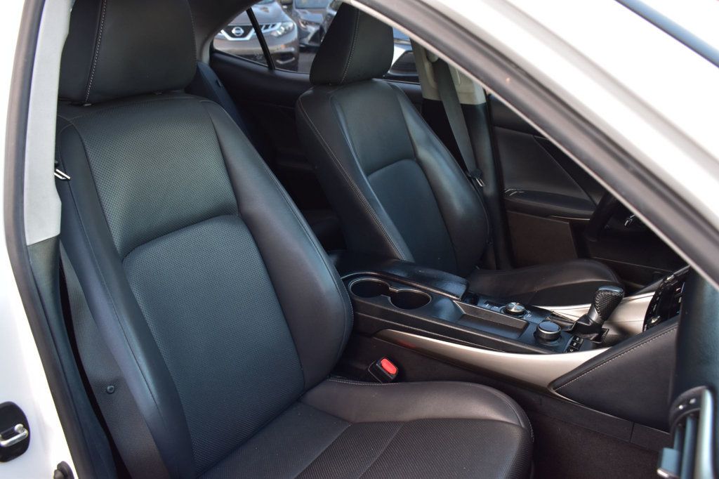 2018 Lexus IS IS 300 RWD - 22933935 - 16