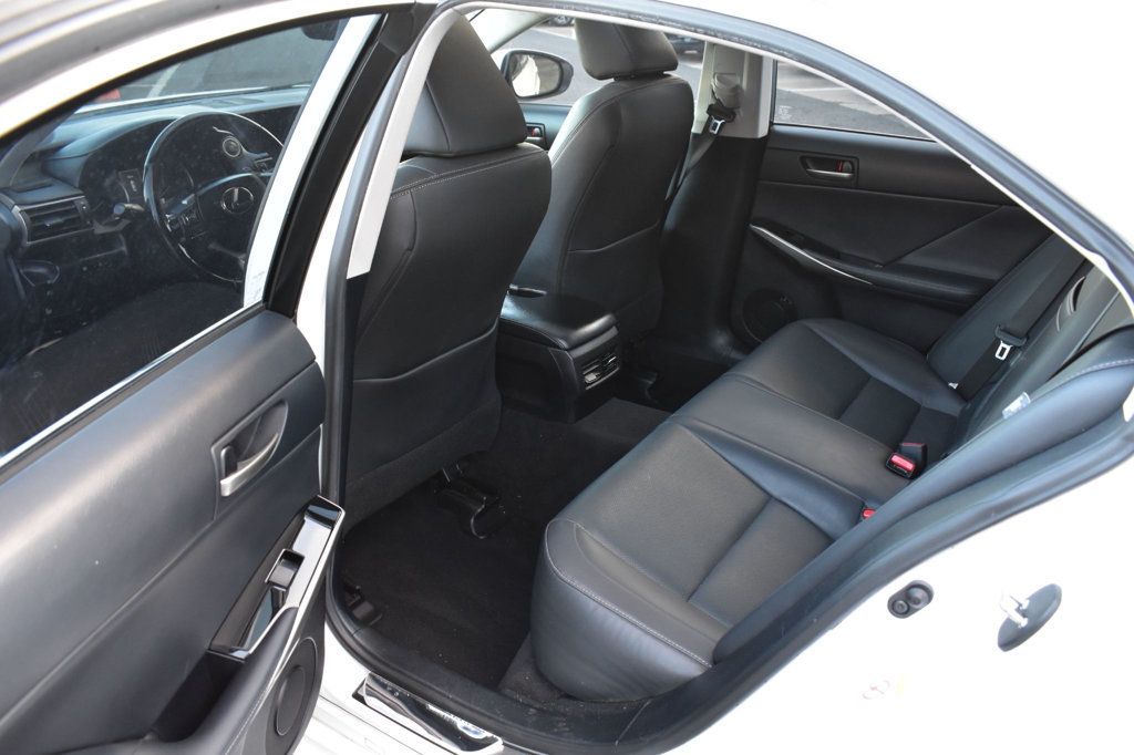 2018 Lexus IS IS 300 RWD - 22933935 - 20