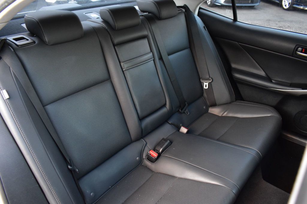 2018 Lexus IS IS 300 RWD - 22933935 - 22