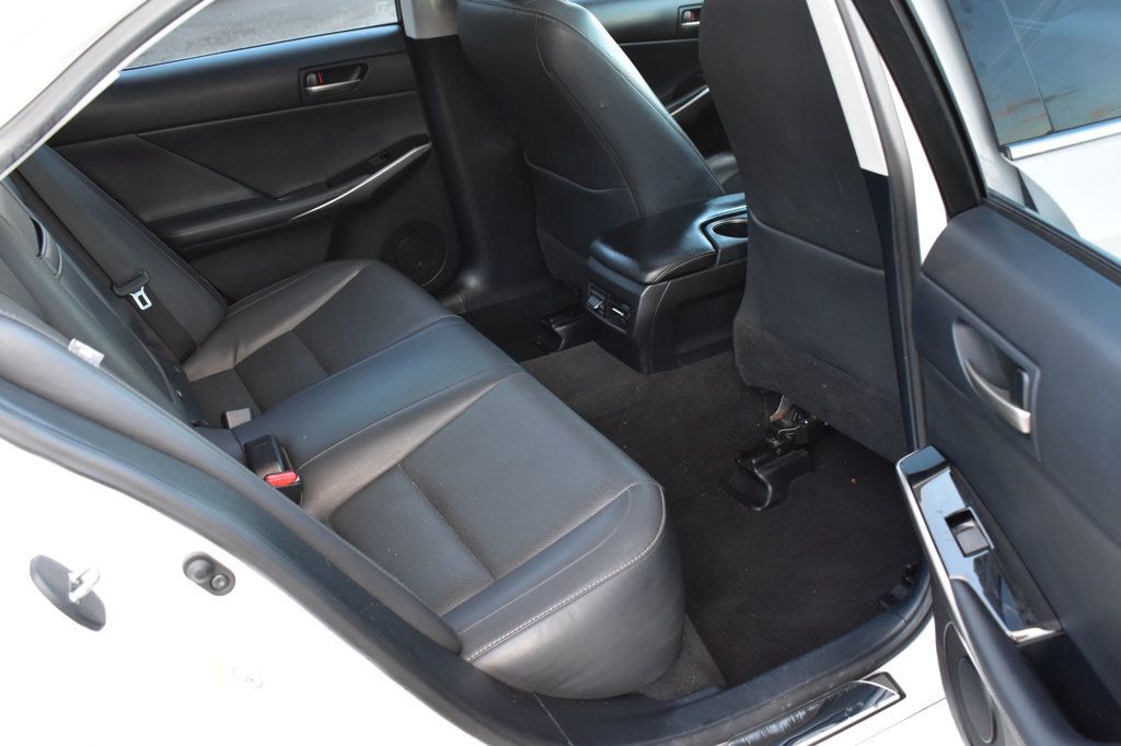 2018 Lexus IS IS 300 RWD - 22933935 - 23