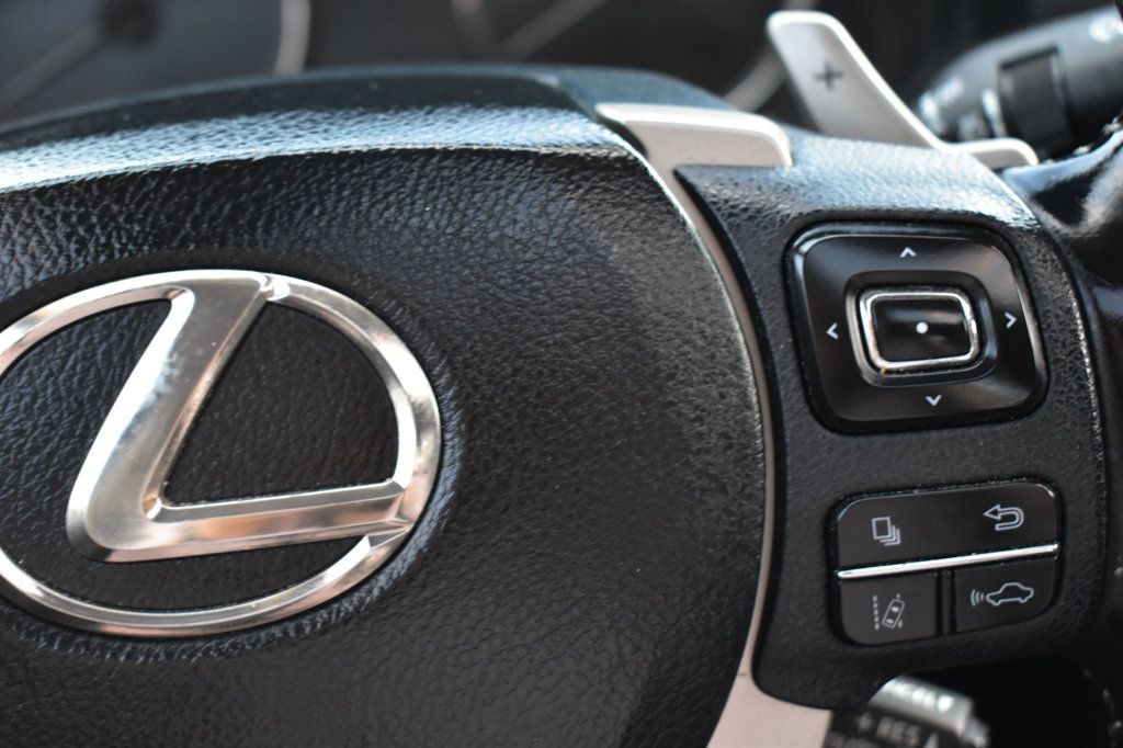 2018 Lexus IS IS 300 RWD - 22933935 - 26