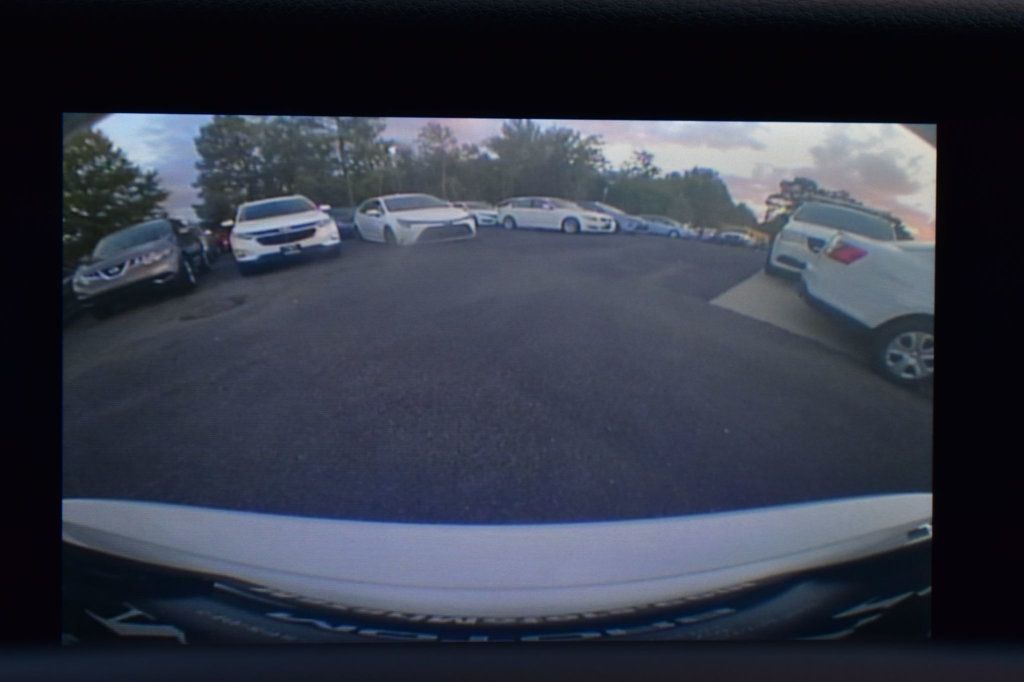 2018 Lexus IS IS 300 RWD - 22933935 - 32
